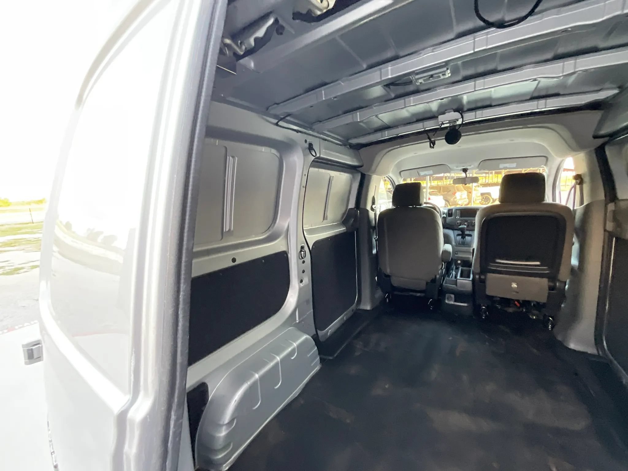 Used 2020 Nissan NV200 SV FWD image 24