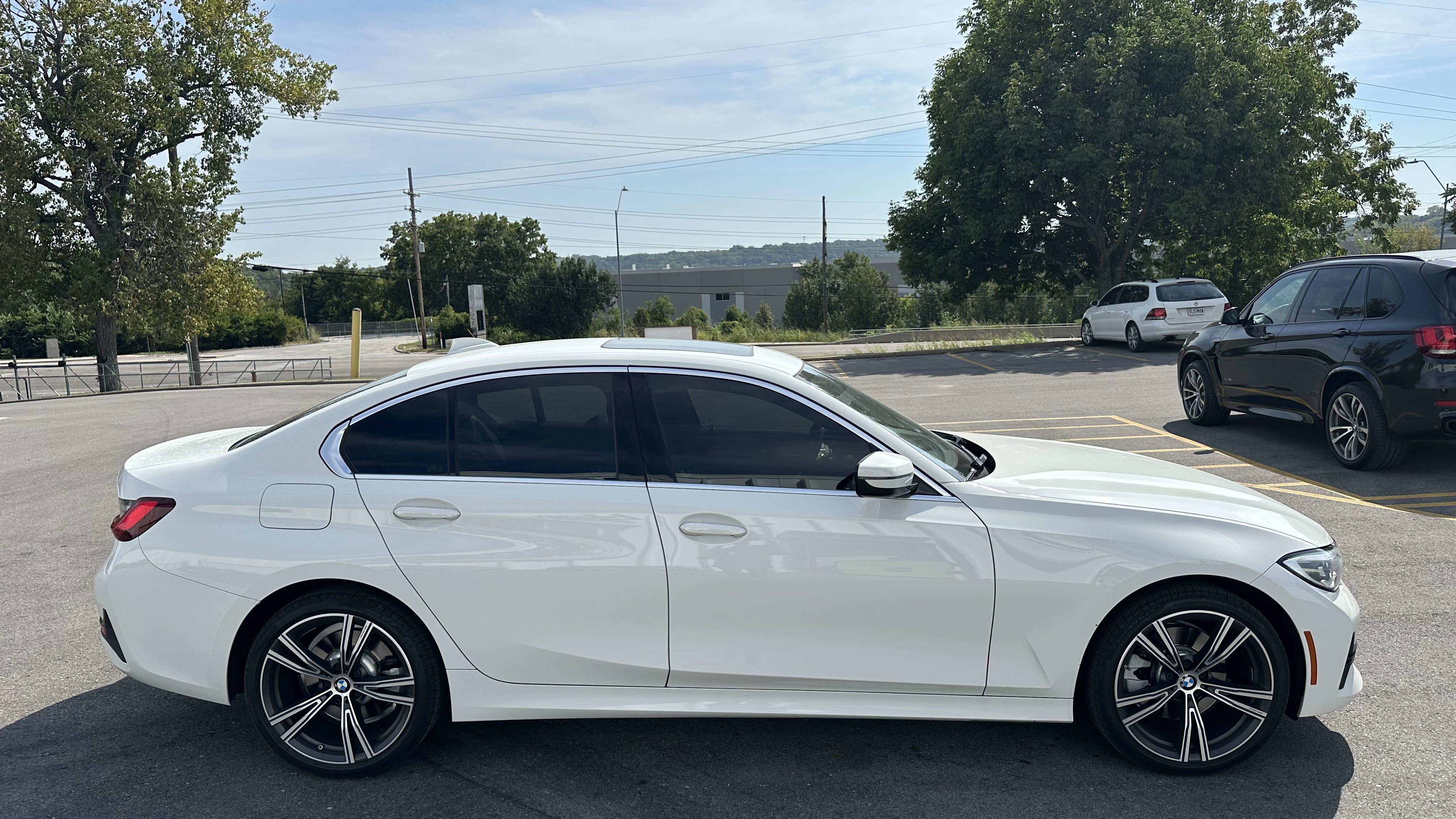 Used 2022 BMW 330i xDrive Sedan w/ Driving Assistance Package AWD/4WD image 11