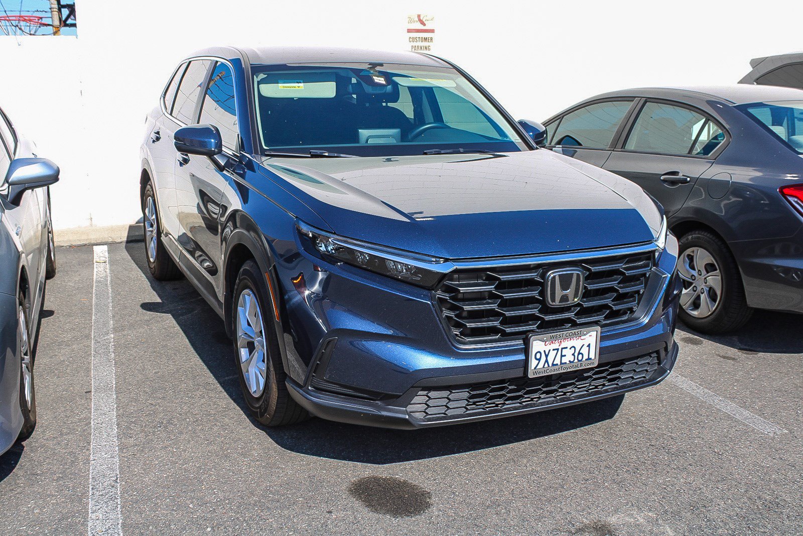 Used 2025 Honda CR-V LX image 3