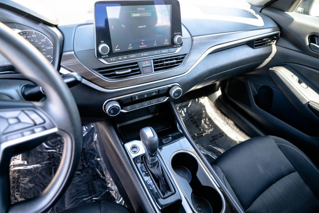 Used 2024 Nissan Altima 2.5 SV FWD image 21