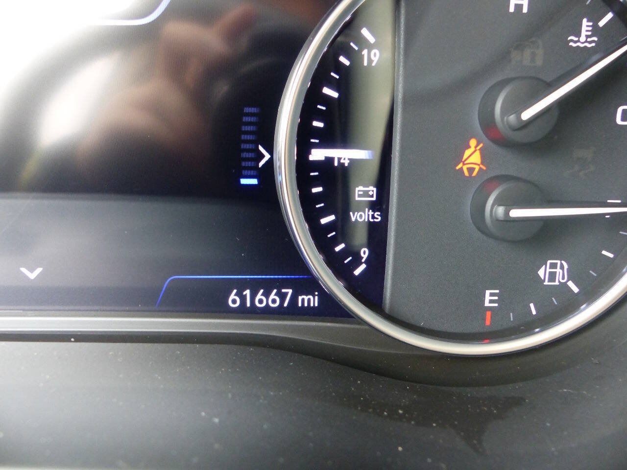 Used 2022 Buick Enclave Premium w/ Surround and Sites Package FWD image 31