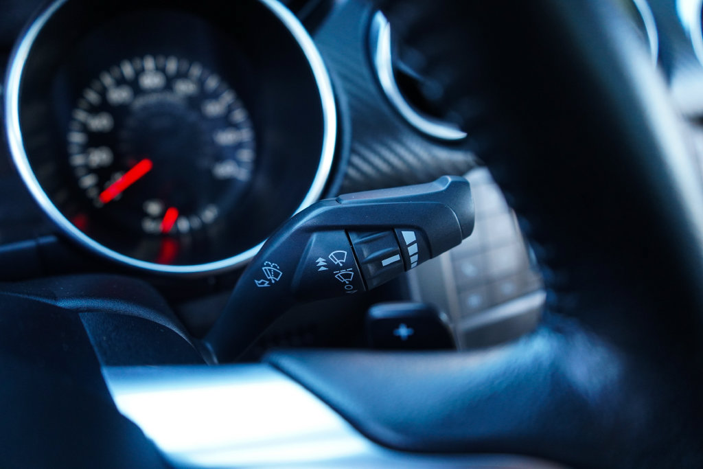 Used 2020 Ford Mustang Coupe RWD image 33