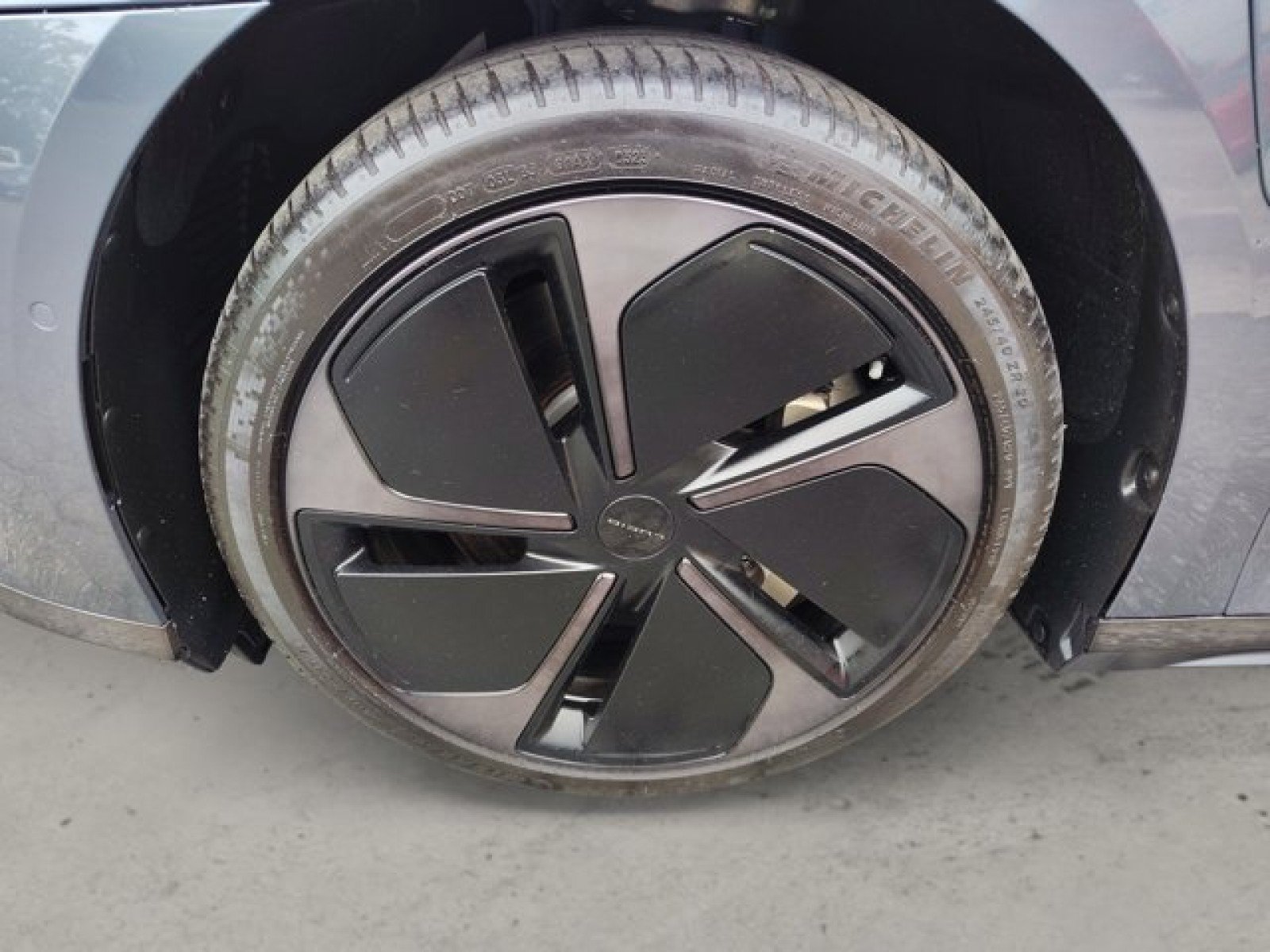 Used 2024 Lucid Air Pure RWD image 9