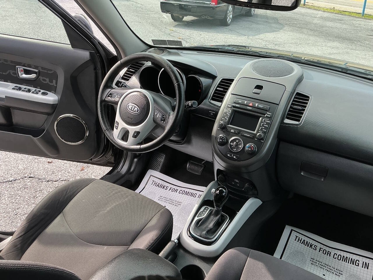 Used 2012 Kia Soul + w/ Audio Pkg FWD image 25
