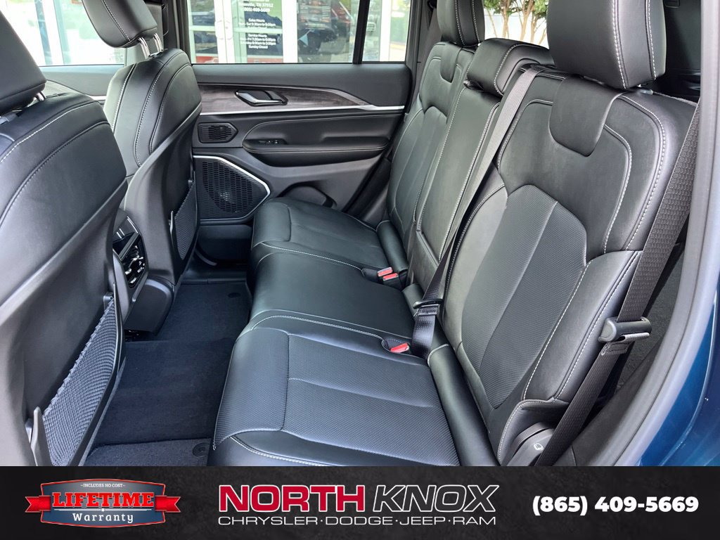 New 2027 Jeep Grand Cherokee Limited AWD/4WD image 17