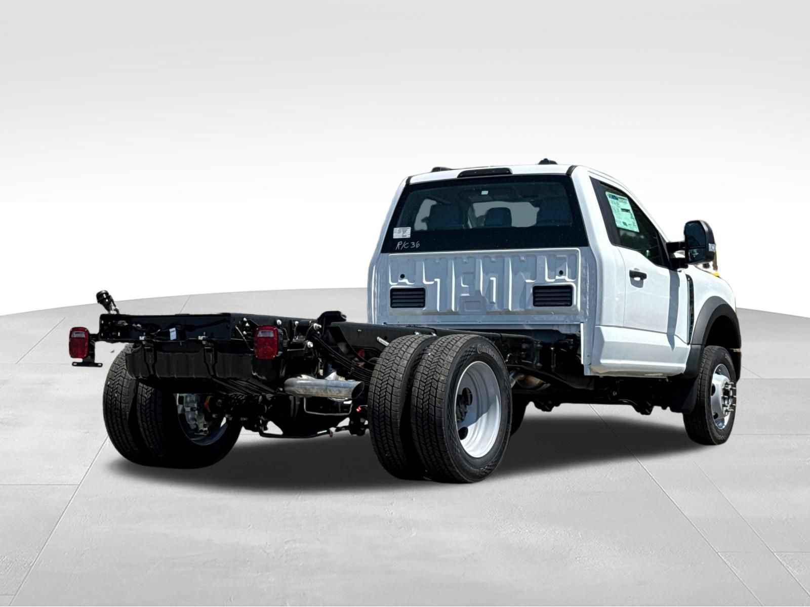 New 2026 Ford F550 2WD Regular Cab Super Duty image 3