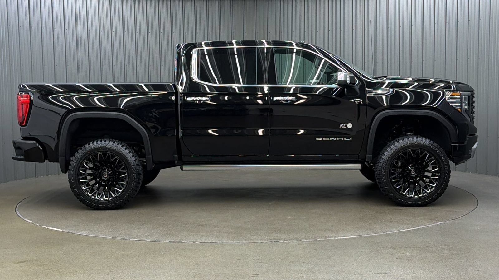 Used 2026 GMC Sierra 1500 Denali Ultimate AWD/4WD image 6