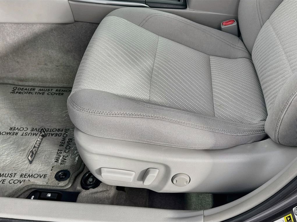 Used 2015 Toyota Camry LE FWD image 23