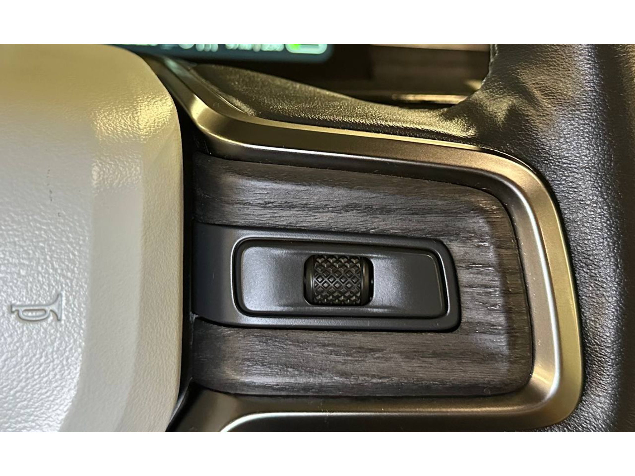 Used 2023 Rivian R1T Adventure Dual AWD/4WD image 26