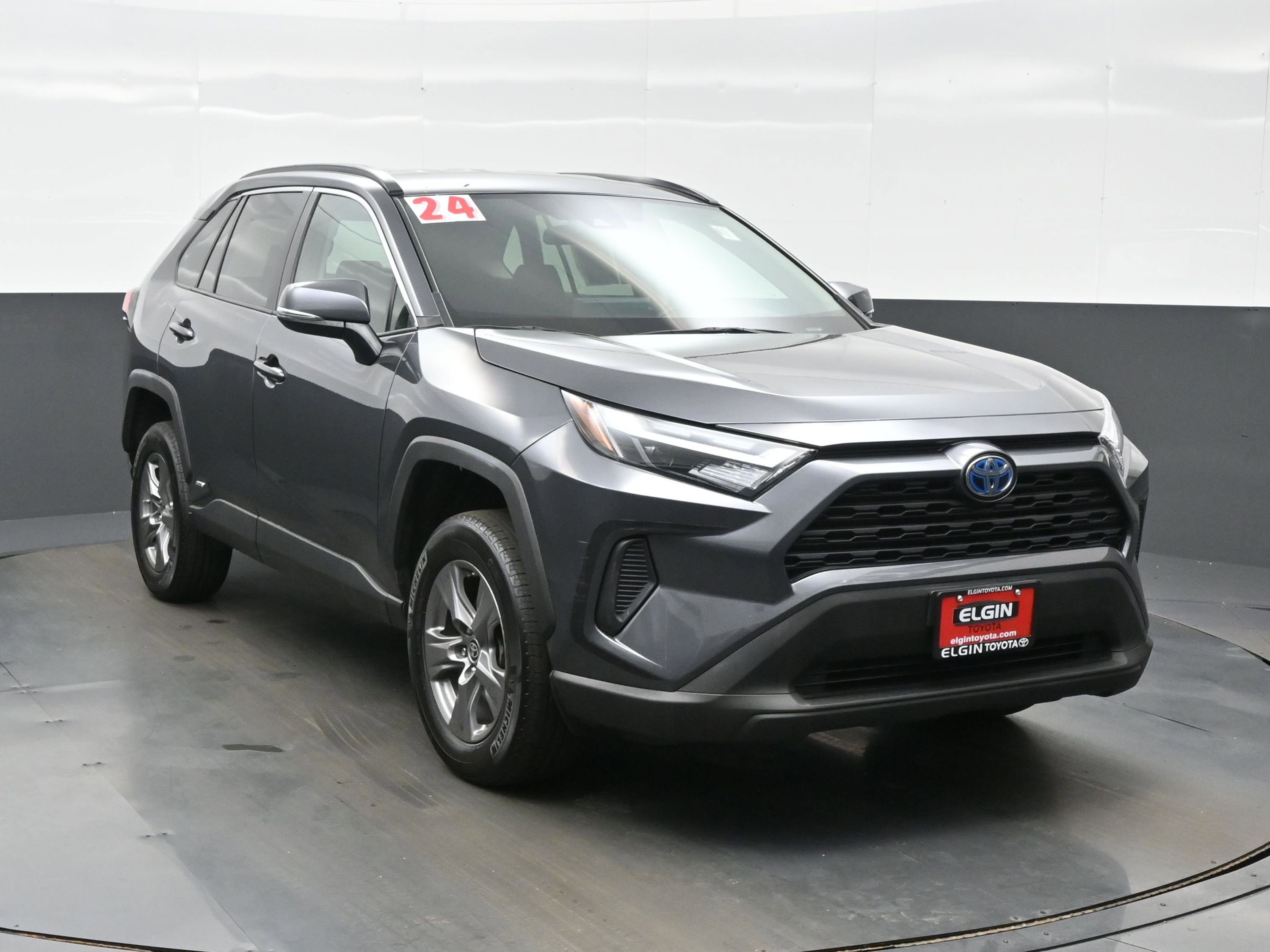 Used 2024 Toyota RAV4 LE AWD/4WD image 8