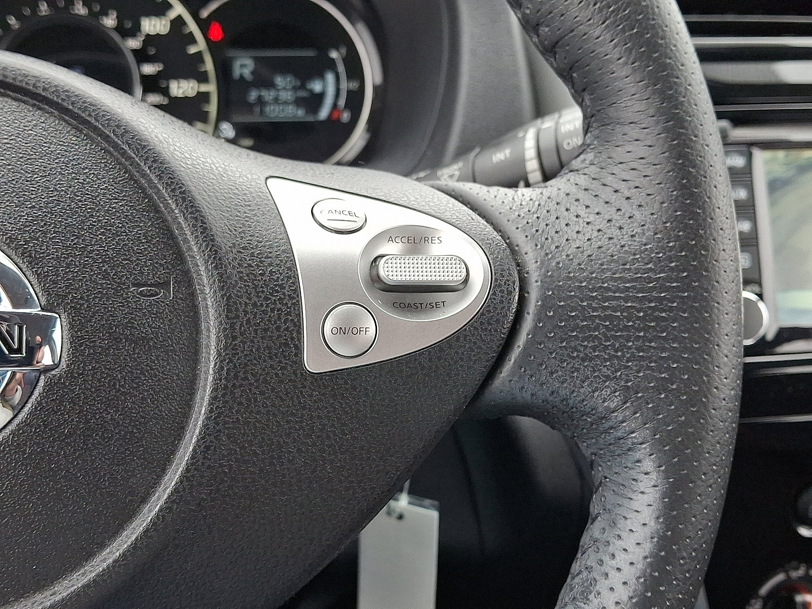 Used 2015 Nissan Versa Note SR w/ SR Tech Package image 23