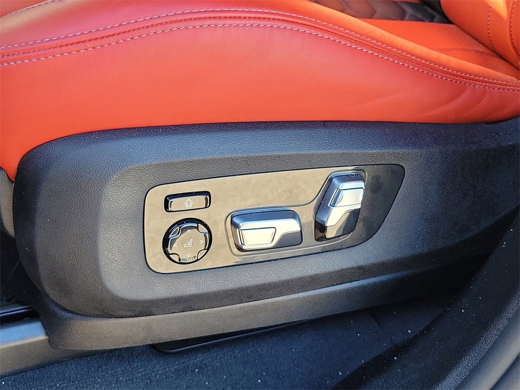 Used 2026 BMW X5 M Competition w/ Executive Package image 22