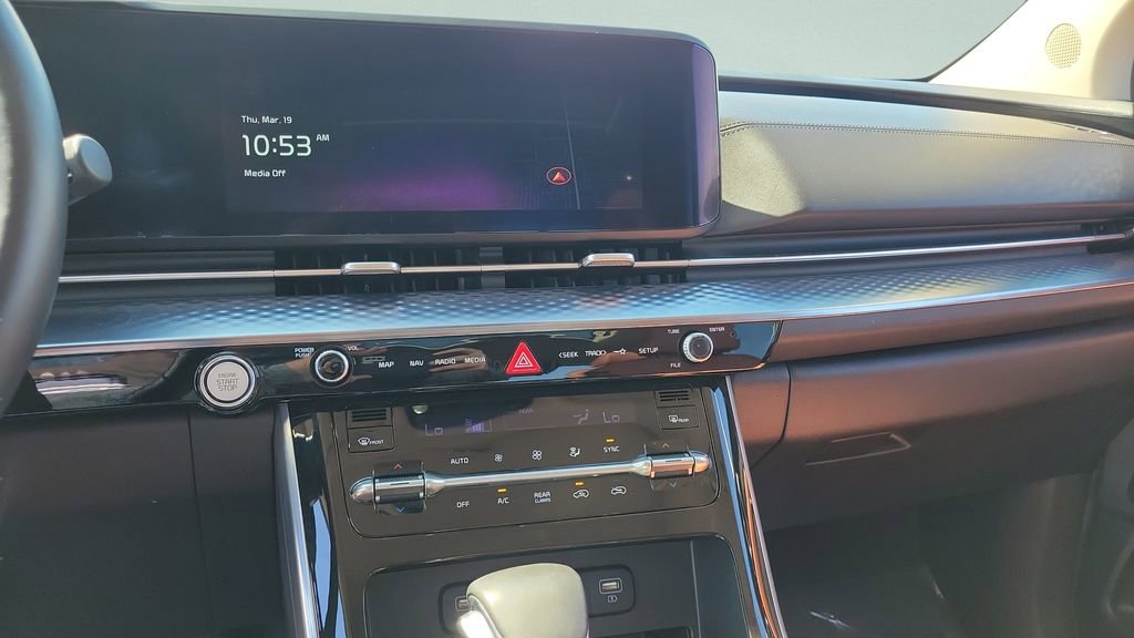 Used 2023 Kia Carnival SX Prestige image 22