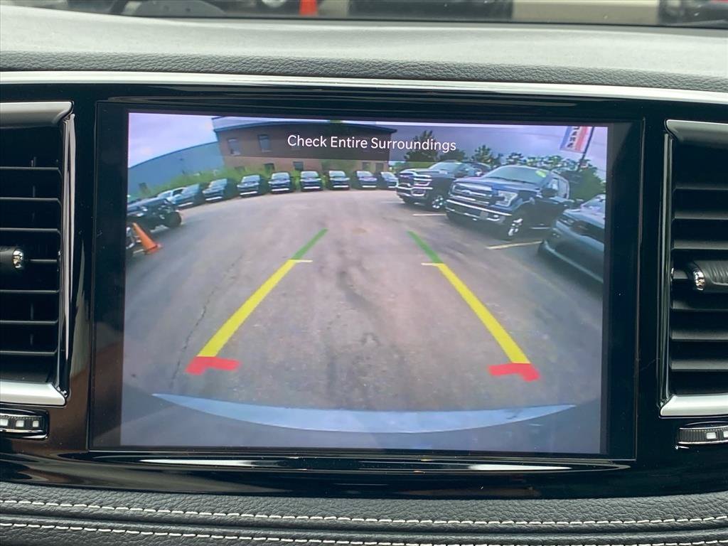 Used 2025 Chrysler Pacifica Limited FWD image 16