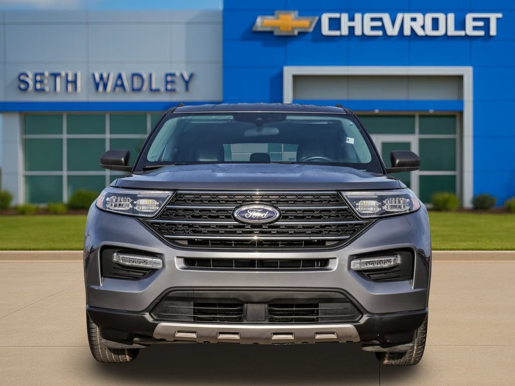 Used 2024 Ford Explorer XLT w/ Equipment Group 202A RWD image 2