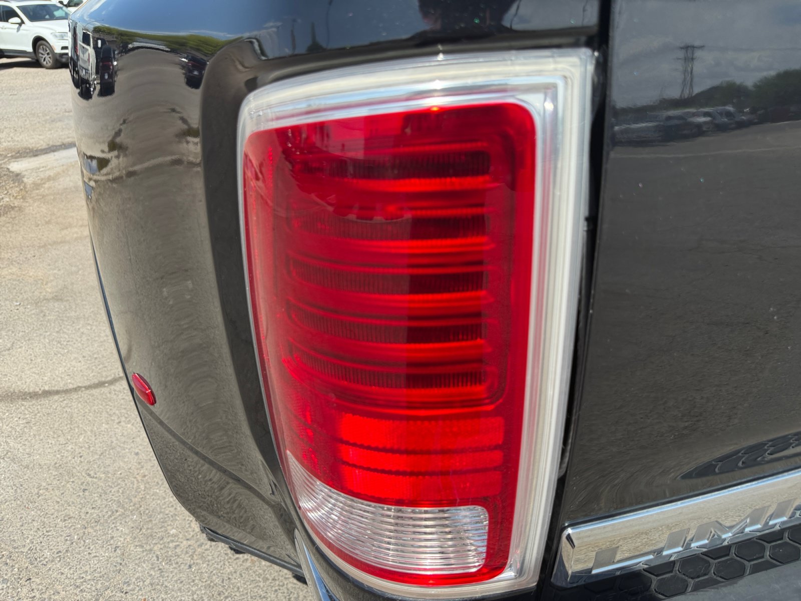 Used 2018 RAM 3500 Laramie Longhorn w/ Max Tow Package AWD/4WD image 27