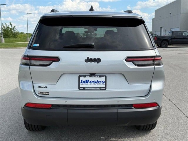 New 2025 Jeep Grand Cherokee L Altitude image 9