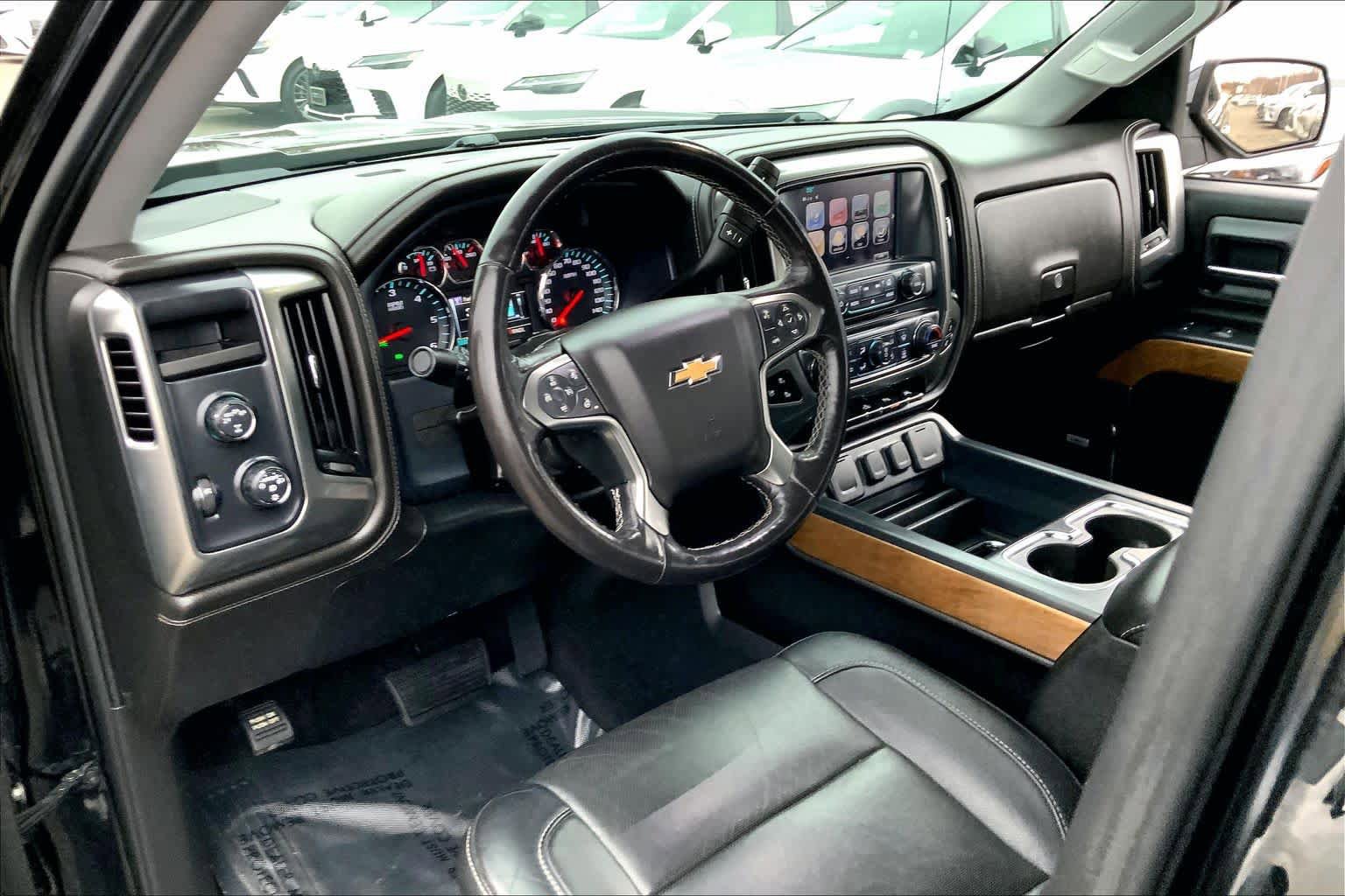 Used 2018 Chevrolet Silverado 1500 LTZ w/ Sport Package AWD/4WD image 18