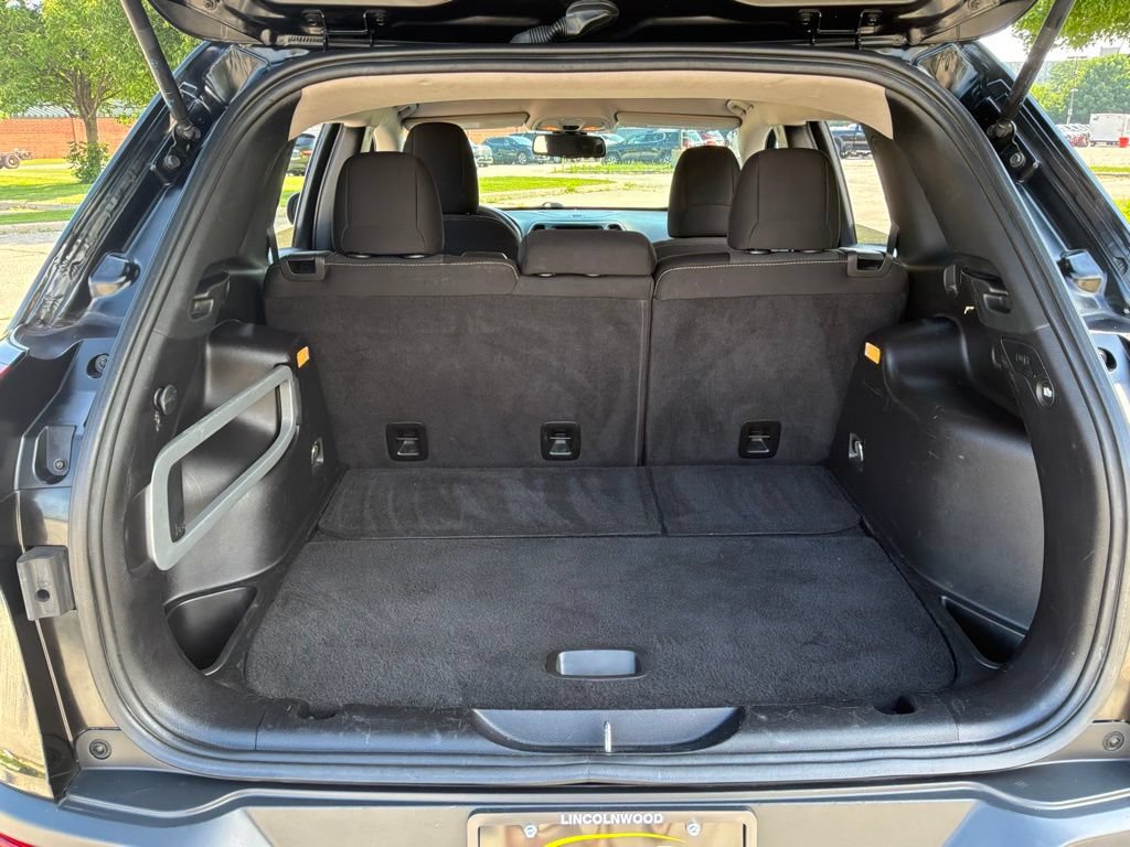 Used 2015 Jeep Cherokee Latitude w/ Cold Weather Group AWD/4WD image 36