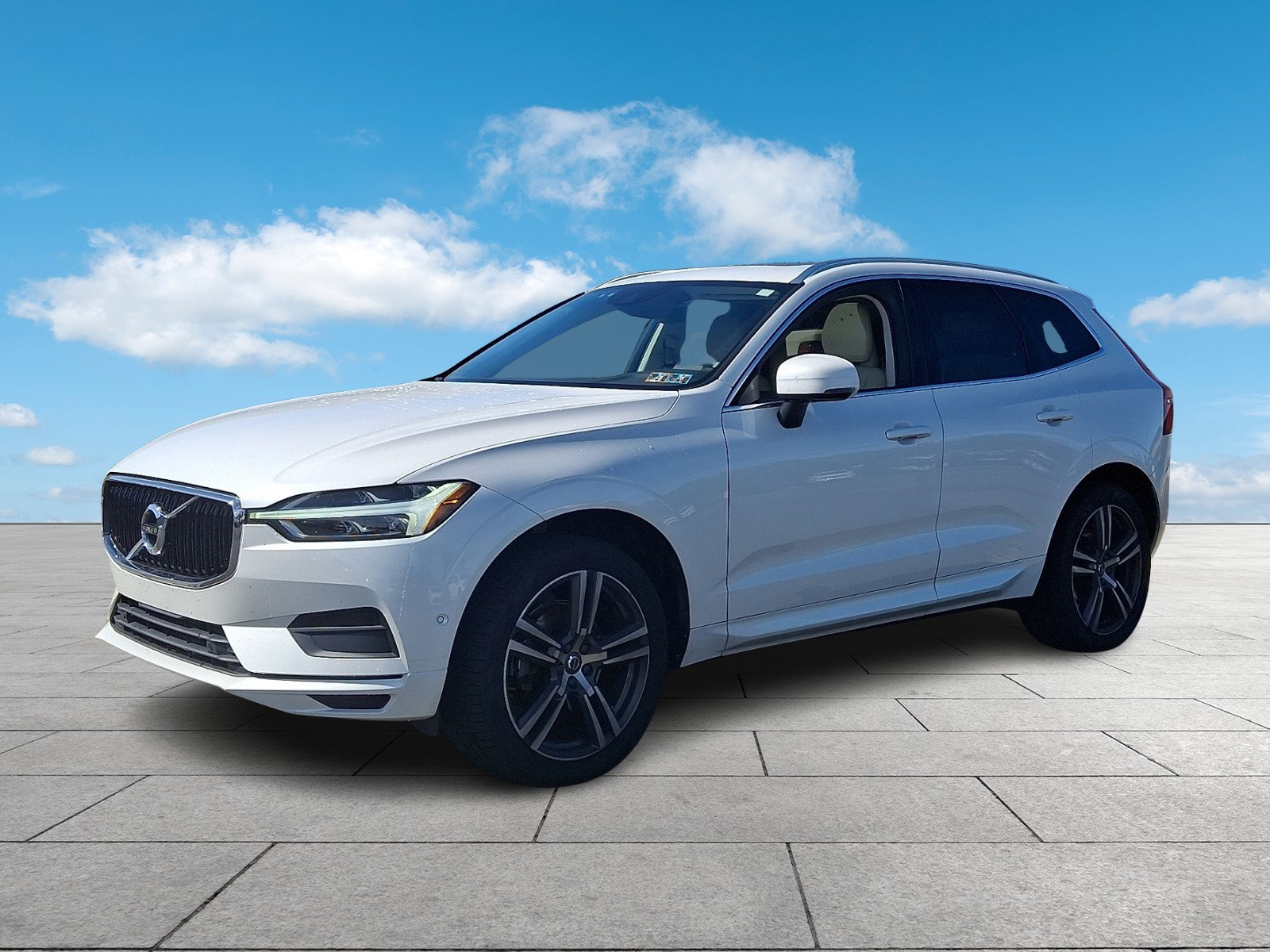Used 2019 Volvo XC60 T5 Momentum w/ Premium Package AWD/4WD image 3