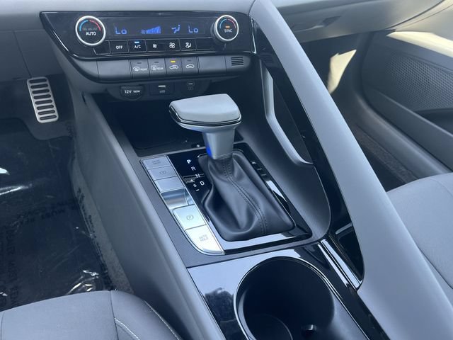 Certified 2025 Hyundai Elantra SEL FWD image 26