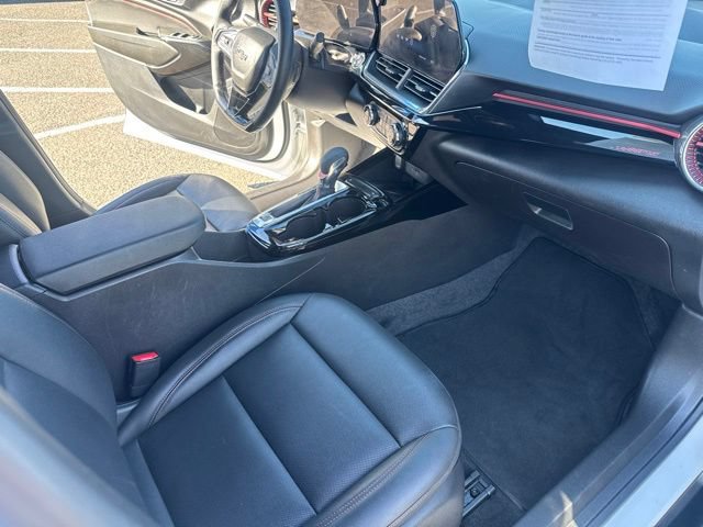 Used 2024 Chevrolet Trax RS w/ Sunroof Package FWD image 15
