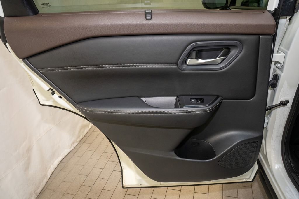 Certified 2023 Nissan Rogue SV w/ SV Premium Package image 11