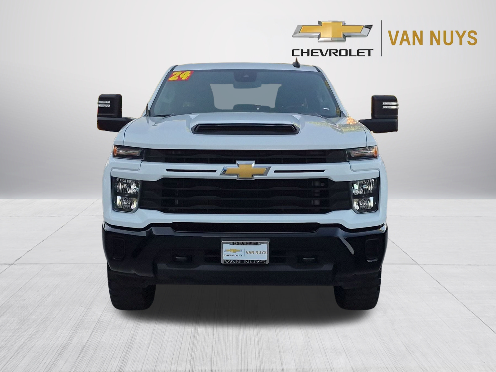 Used 2024 Chevrolet Silverado 2500 Custom w/ Custom Value Package RWD image 2