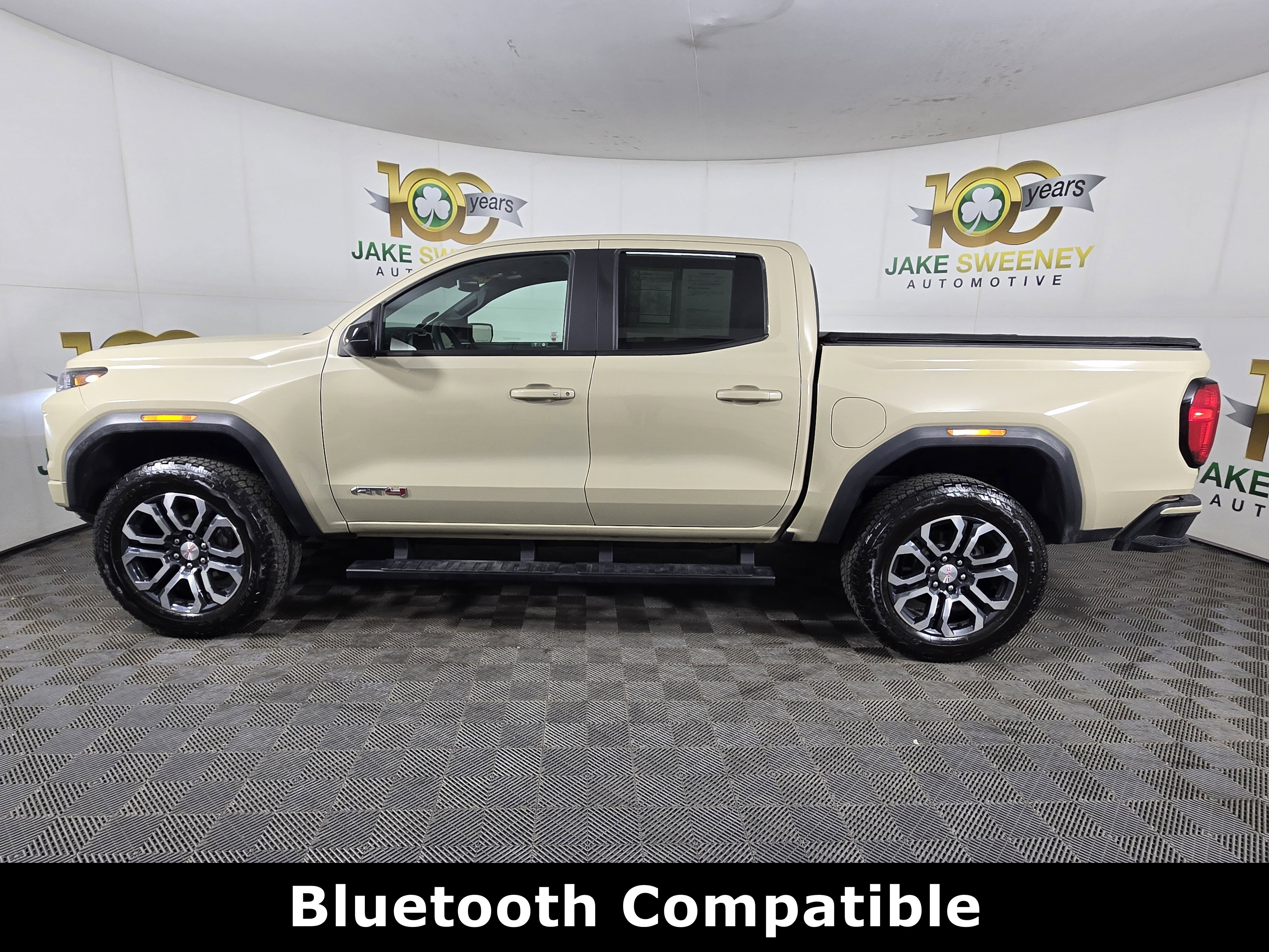 Certified 2024 GMC Canyon AT4 w/ AT4 Premium Package image 4