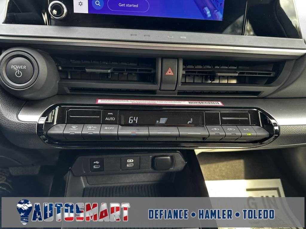 Used 2024 Toyota Prius LE image 21
