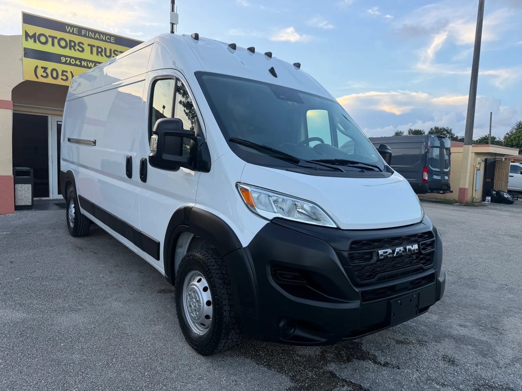 Used 2023 RAM ProMaster 2500 159 High Roof FWD image 9