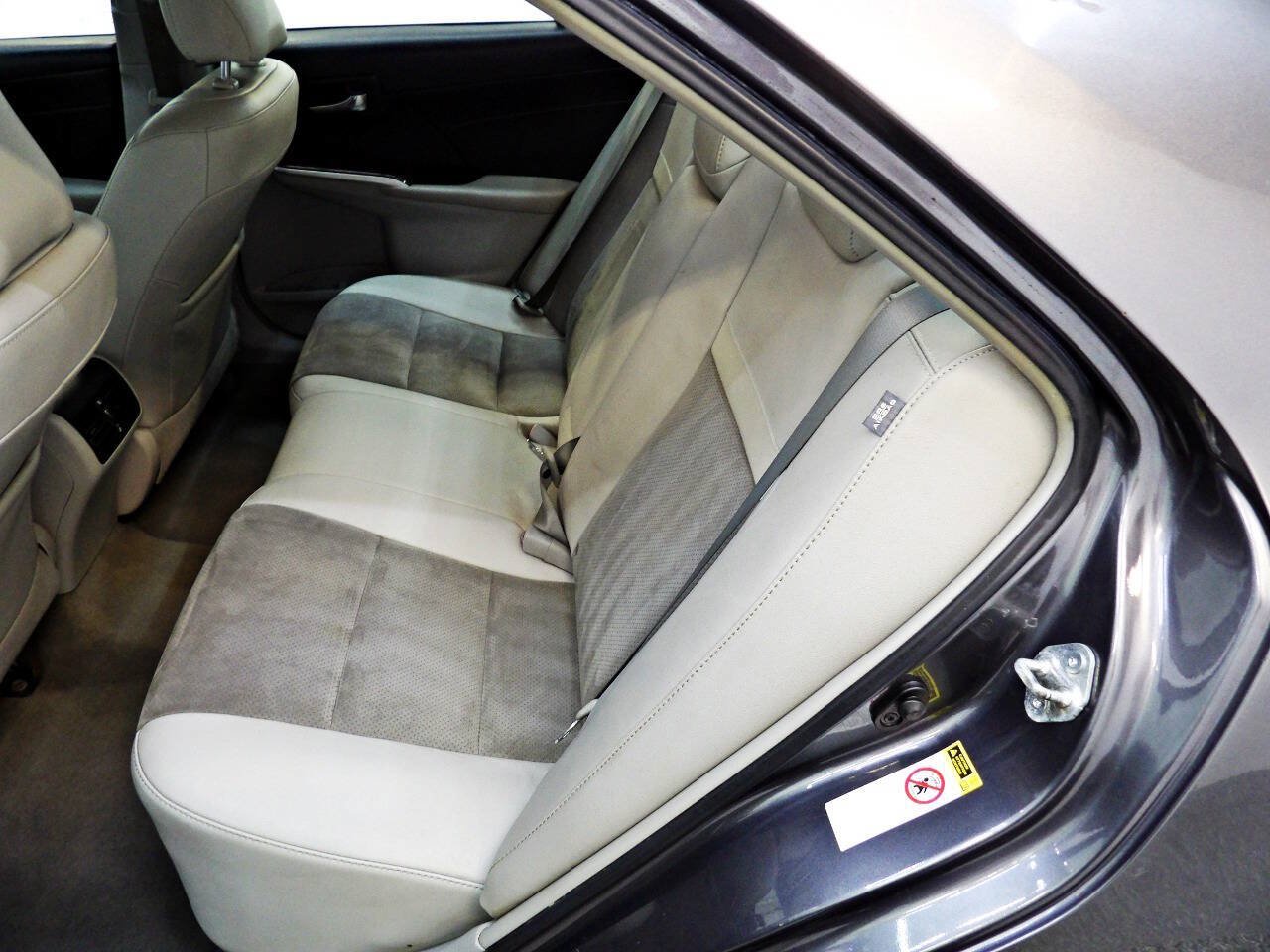 Used 2013 Toyota Camry XLE FWD image 10