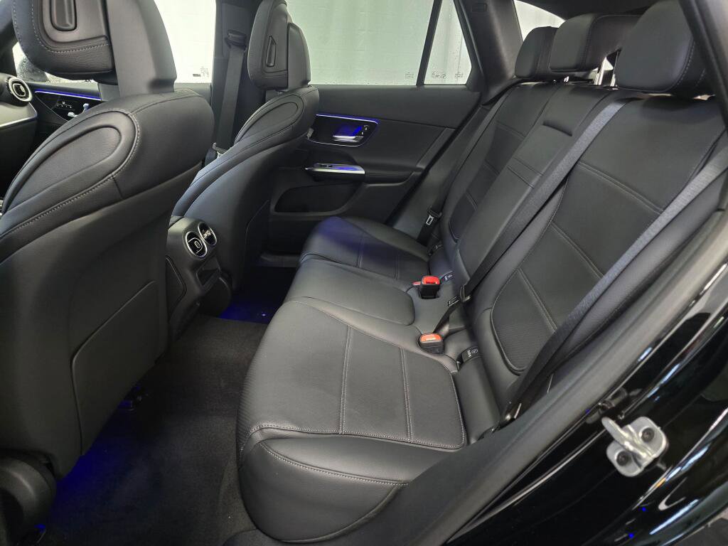 New 2026 Mercedes-Benz GLC 300 4MATIC image 18