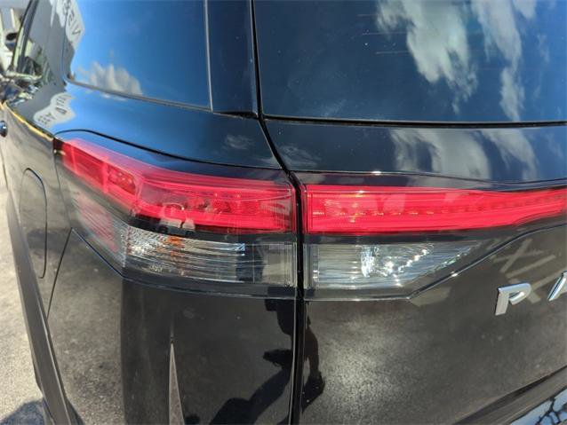Certified 2025 Nissan Pathfinder SV w/ SV Premium Package image 14