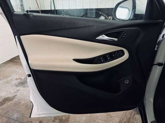 Used 2021 Buick Encore GX Select image 12