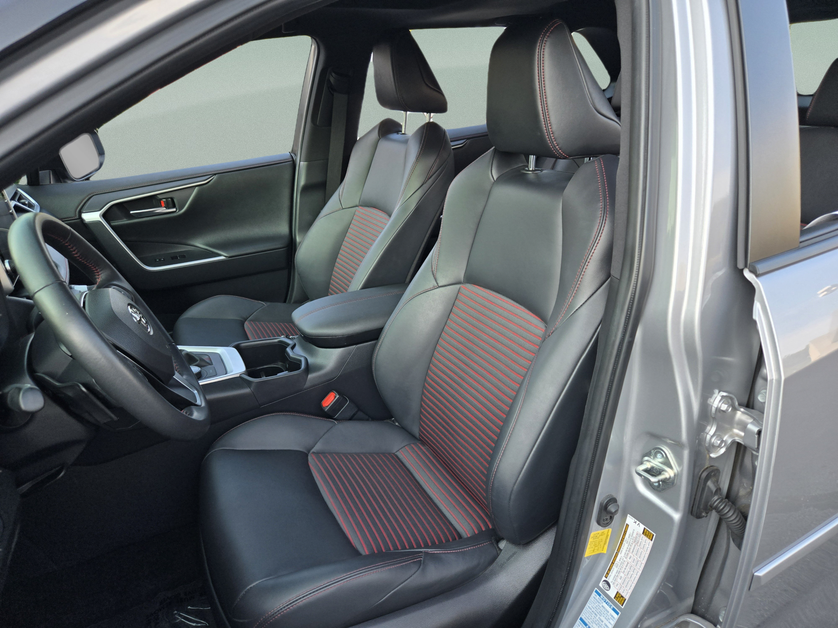Used 2022 Toyota RAV4 XSE w/ Protection Package (TMS) AWD/4WD image 16