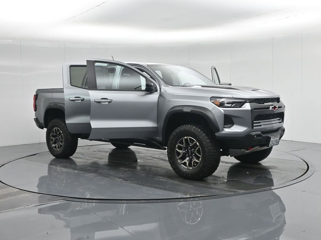 Used 2024 Chevrolet Colorado ZR2 w/ Technology Package image 35
