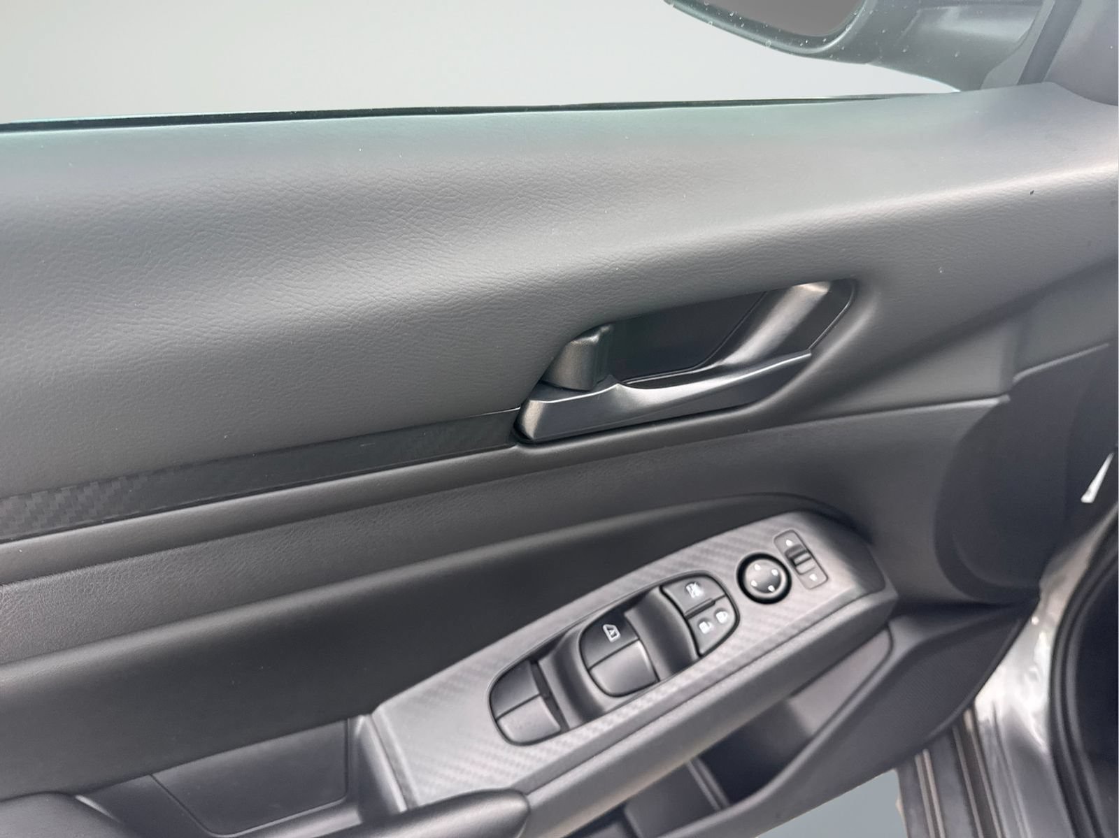 Certified 2025 Nissan Altima 2.5 S FWD image 15