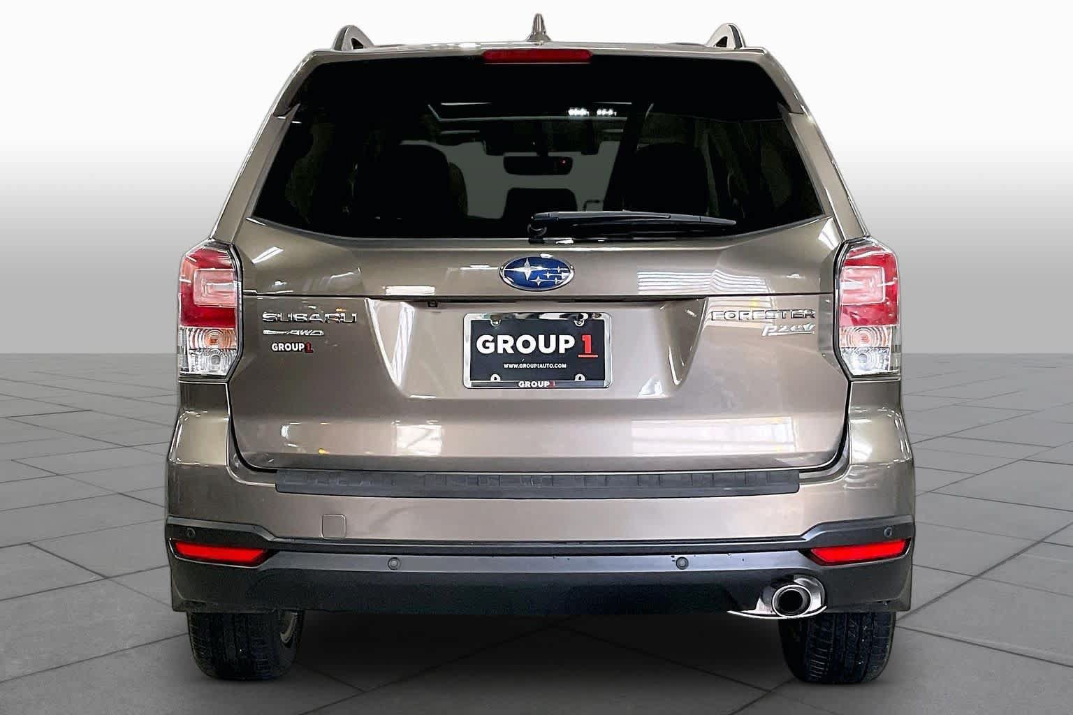 Used 2017 Subaru Forester 2.5i Touring AWD/4WD image 4