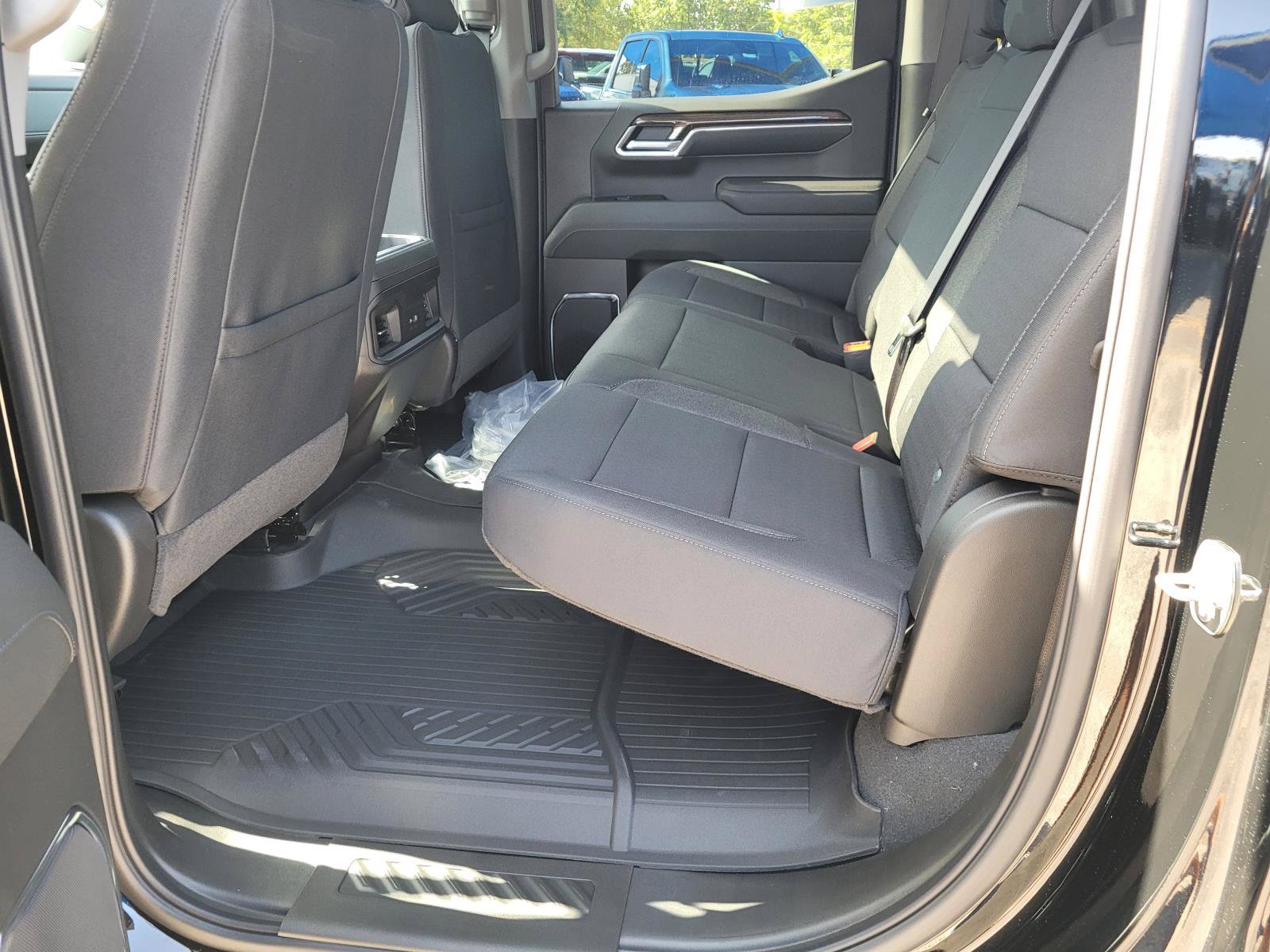 New 2026 Chevrolet Silverado 1500 LT Trail Boss w/ Convenience Package II AWD/4WD image 7