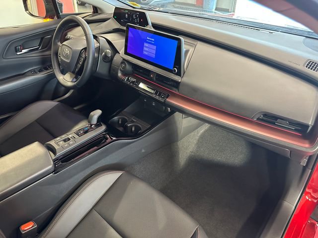 Used 2025 Toyota Prius Plug-In Hybrid FWD image 17