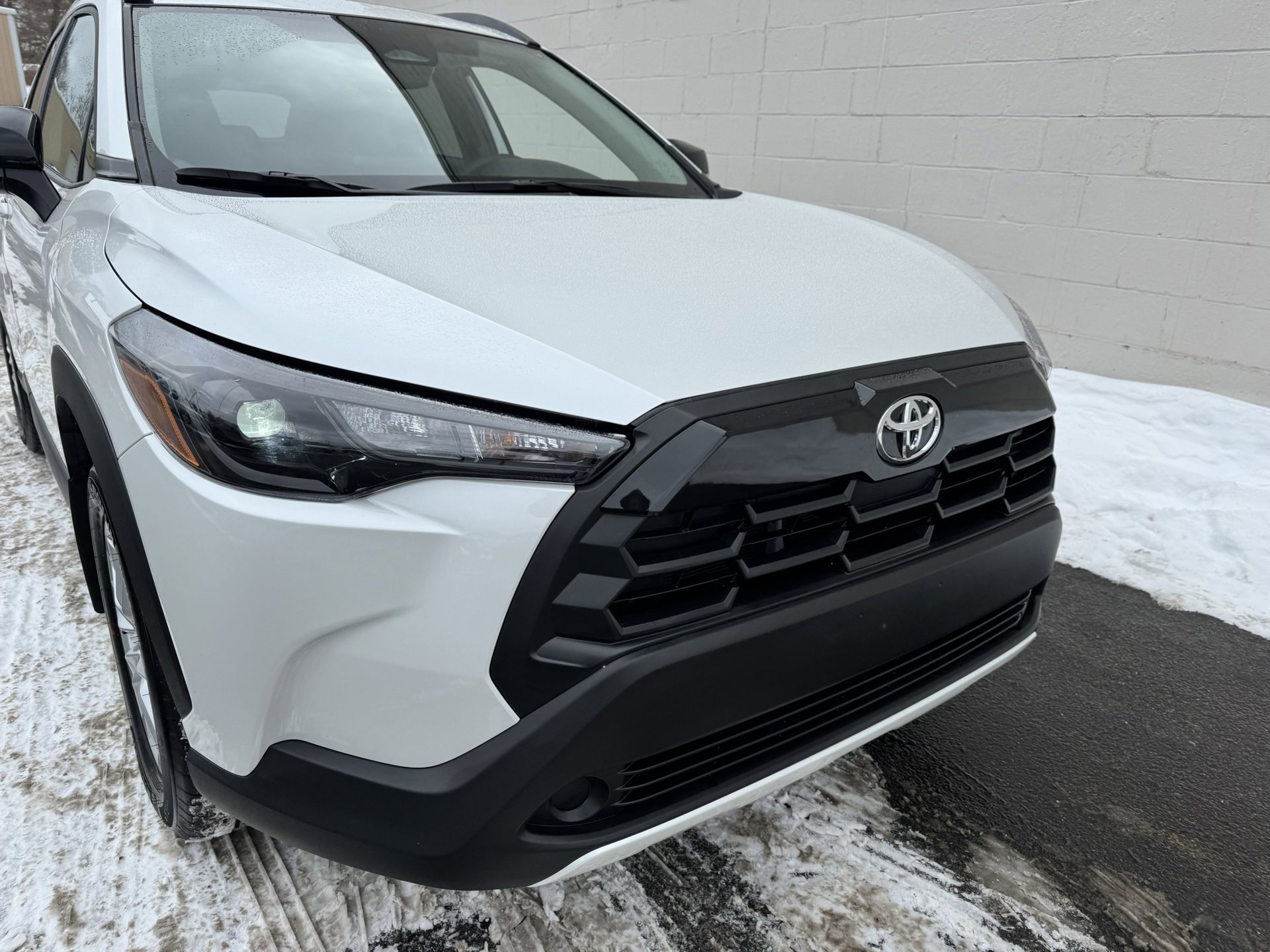 Used 2026 Toyota Corolla Cross LE image 8