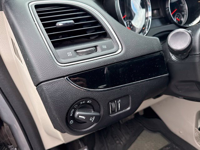 Used 2017 Dodge Grand Caravan SXT FWD image 10