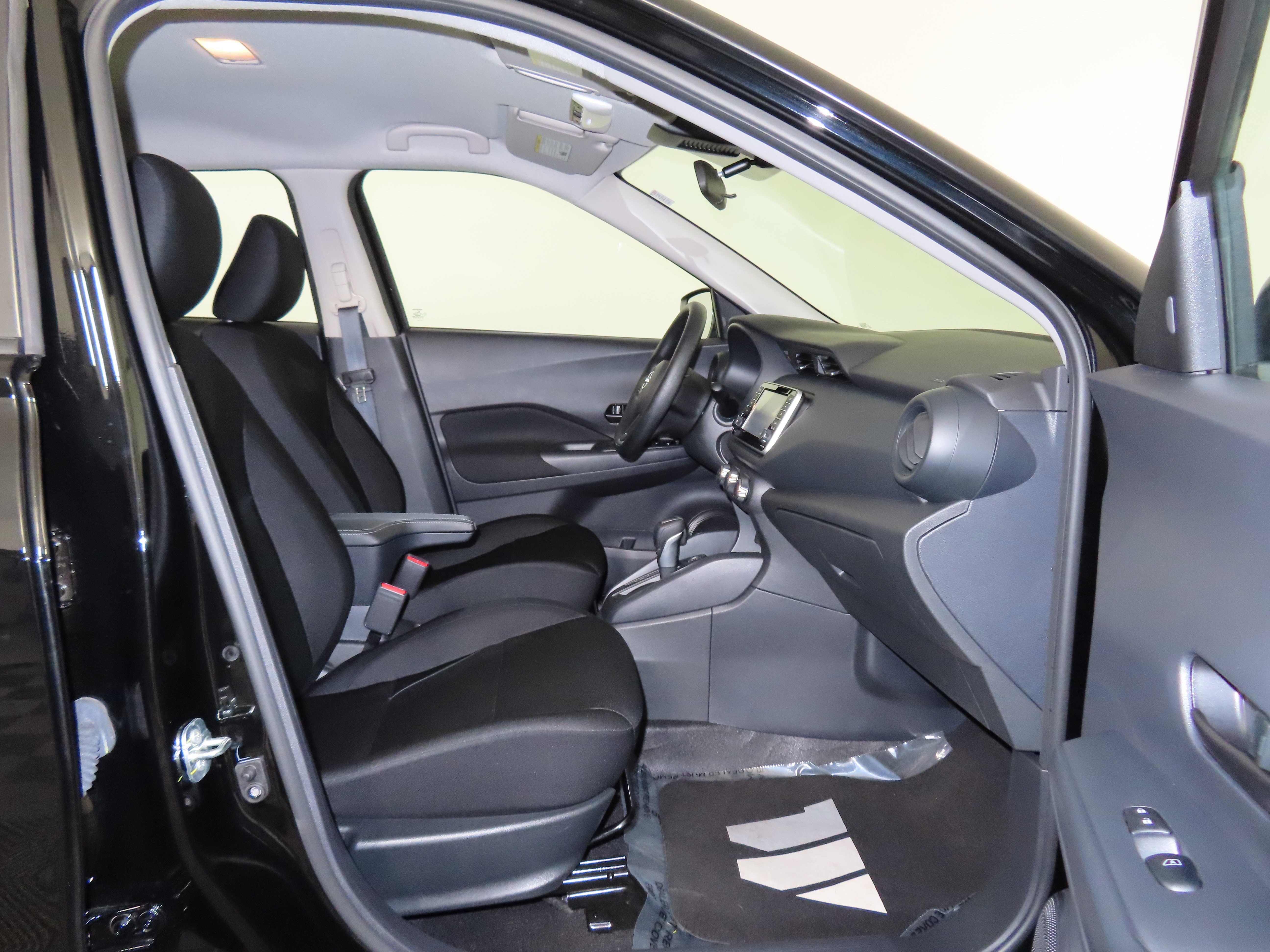 Certified 2025 Nissan Kicks Play S image 27