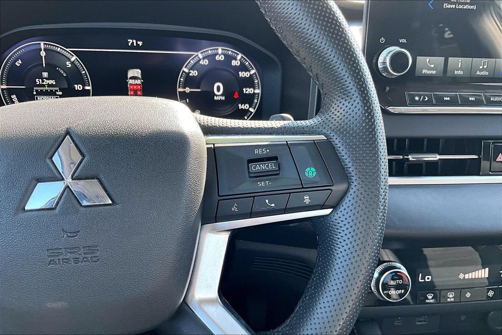 Used 2024 Mitsubishi Outlander 4WD Plug-In Hybrid image 19