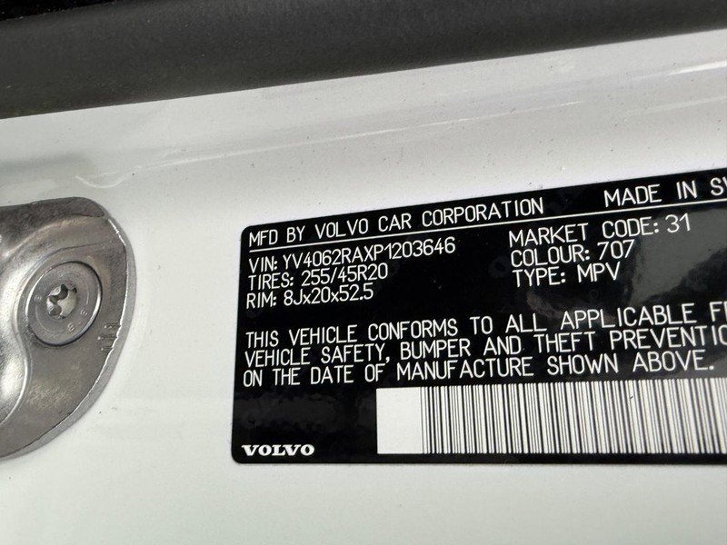 Certified 2023 Volvo XC60 B6 Ultimate w/ Protection Package Premier image 23