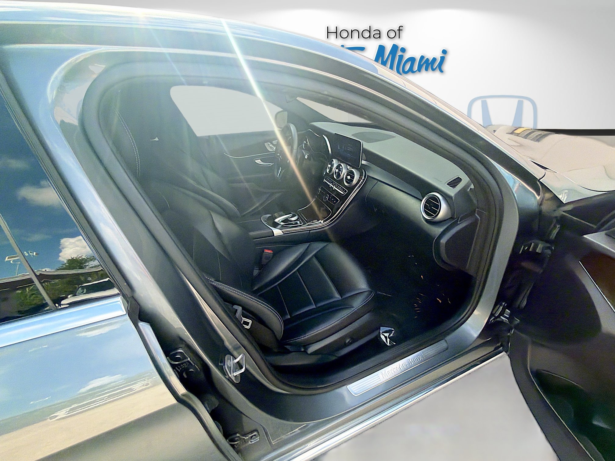 Used 2019 Mercedes-Benz C 300 4MATIC Sedan image 31