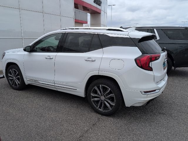 Used 2020 GMC Terrain Denali w/ GMC Pro Grade Package AWD/4WD image 2