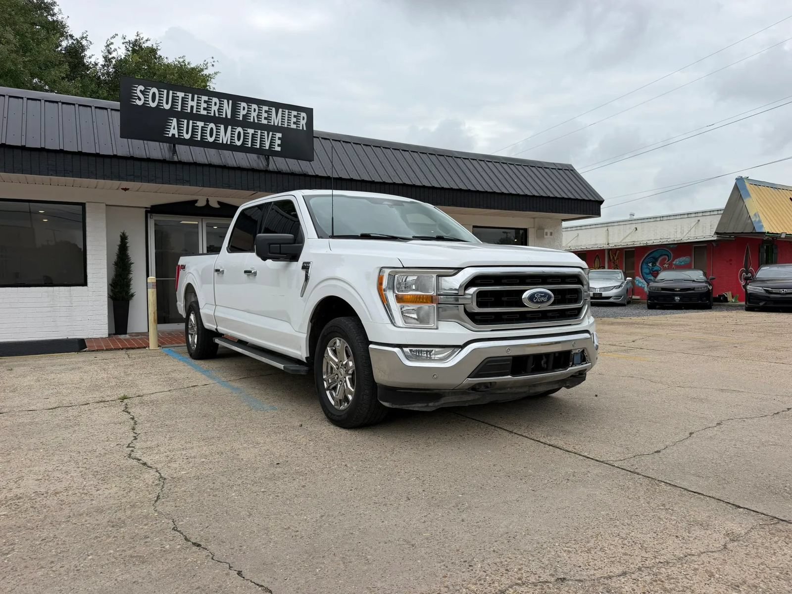 Used 2023 Ford F150 4x4 SuperCrew image 3