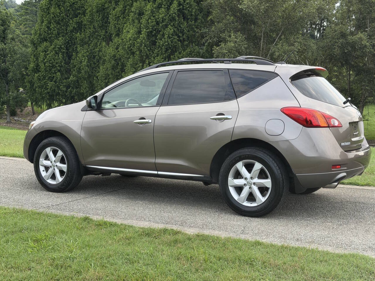 Used 2009 Nissan Murano SL w/ Technology Pkg FWD image 3